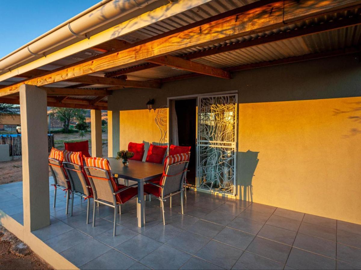 Kamieskroon Cosy Cottage ภายนอก รูปภาพ